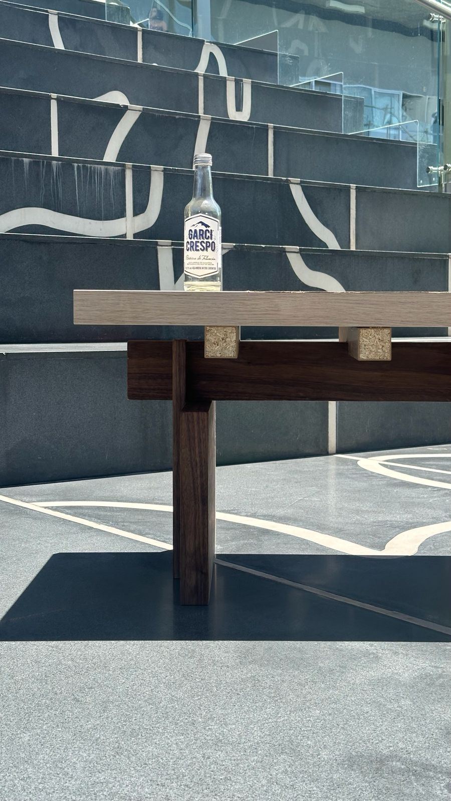 Mesa detalle lateral