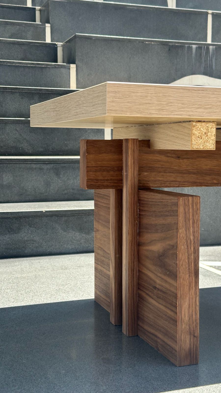 Mesa detalle pata